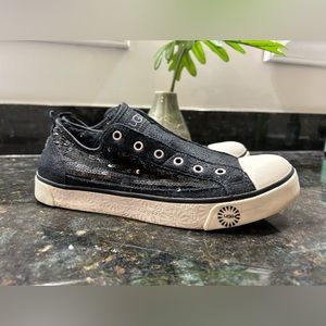 UGG Sparkle Laela Sneakers Black sequined Sheep Skin Lined Women's Size 8